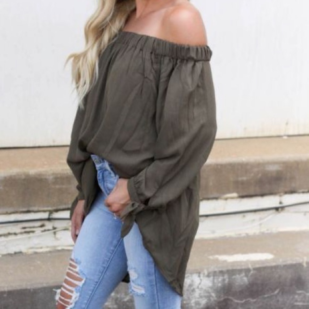 ❤️HOST PICK❤️ LAST 1 Olive green off shoulder top - Picture 2 of 4